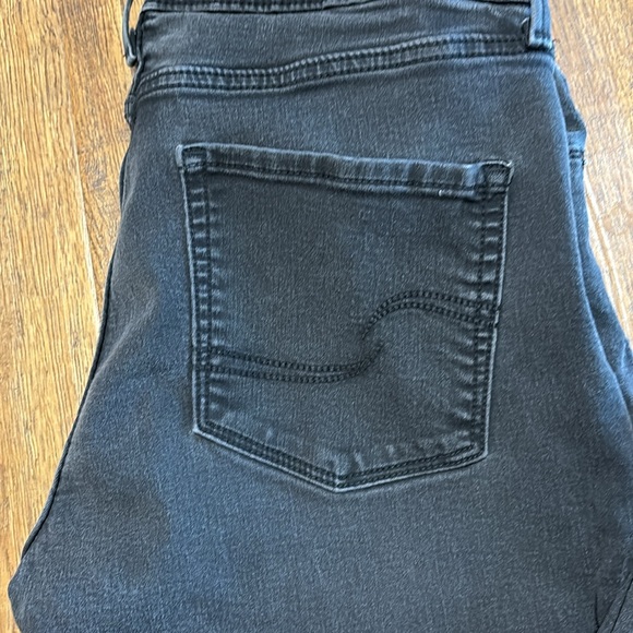 Levi Modern Skinny Black Jeans - Picture 4 of 9